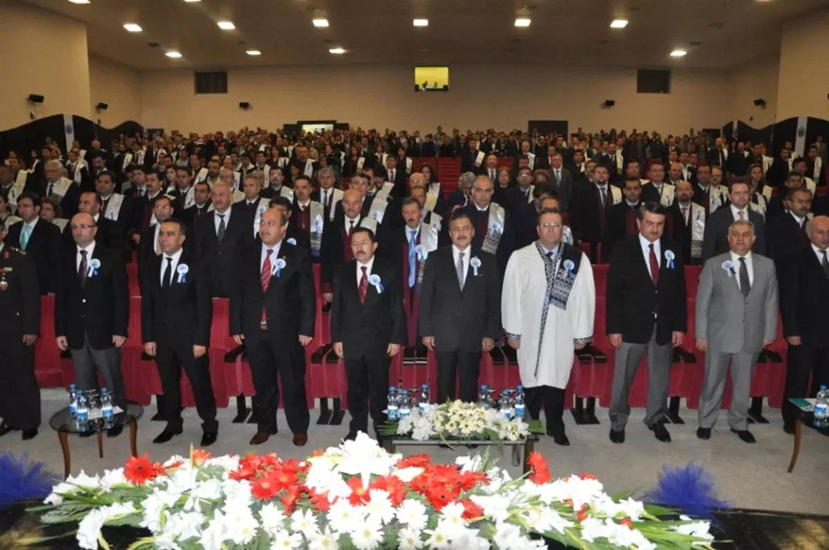 Akü\'de 2012-2013 Yılı Akademik Heyecanı Başladı