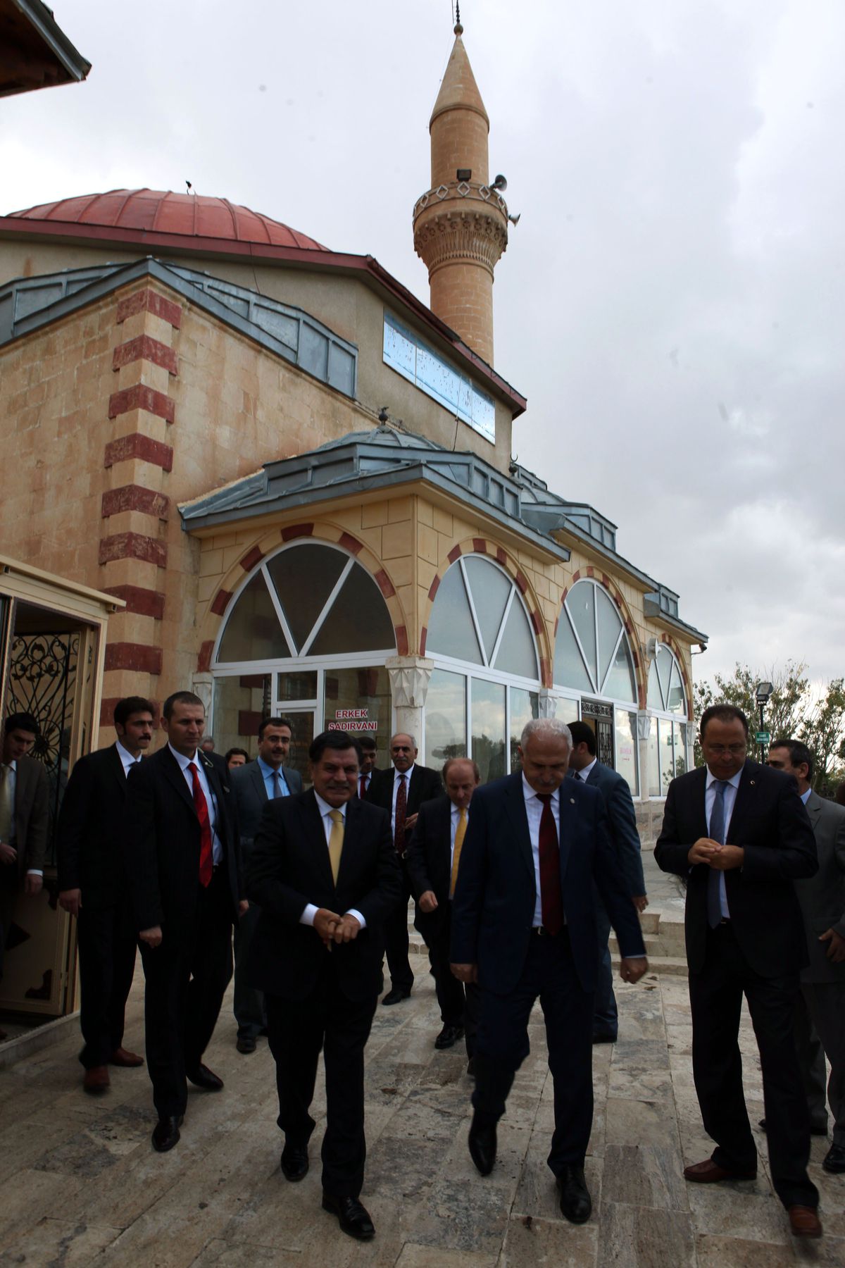 Anayasa Mahkemesi Başkanı Kılıç, Abdurrahman Gazi Türbesi'ni Ziyaret Etti