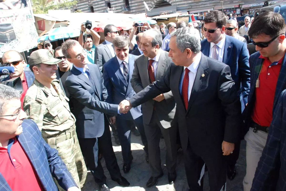 Arınç\'tan Köylülere Esprili Köprü Müjdesi