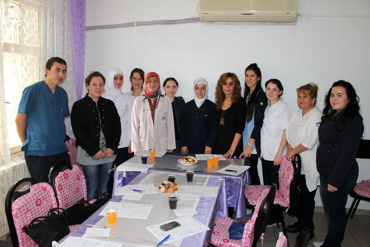 Bebeğin İlk Aşısı Anne Sütü