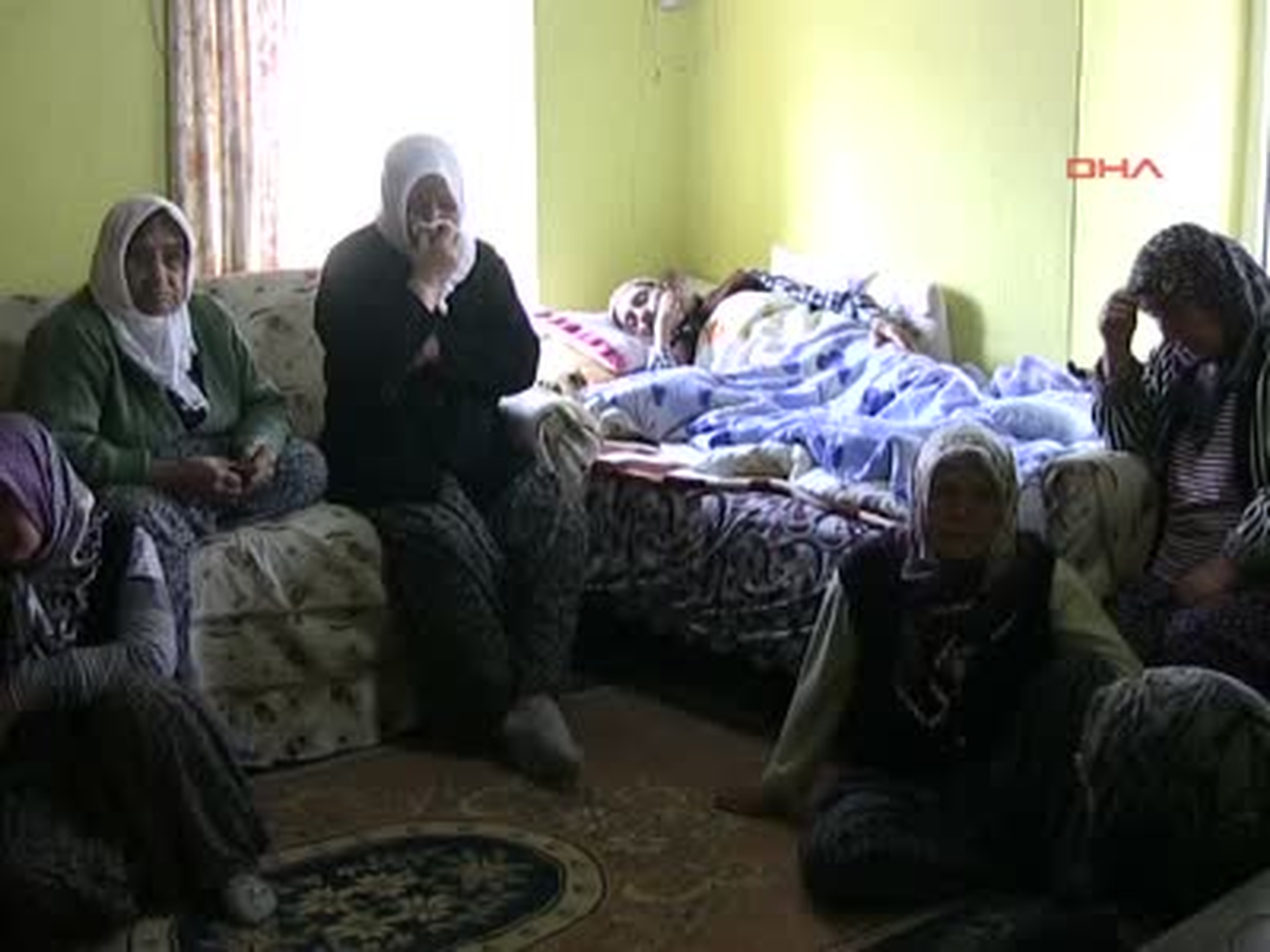 Burdurlu Şehidin Baba Evine Ateş Düştü