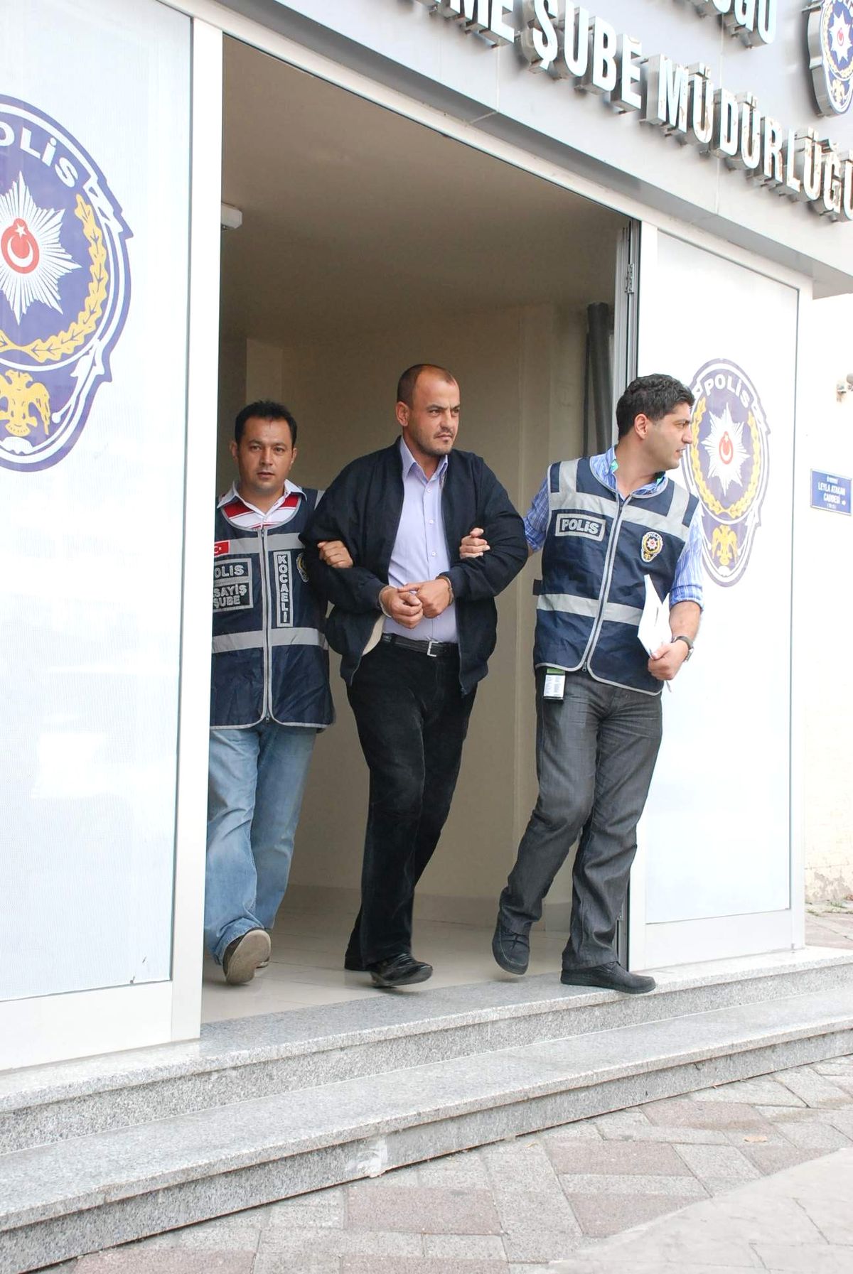 Burs Vaadiyle Üniversiteli Kızları Taciz Etti