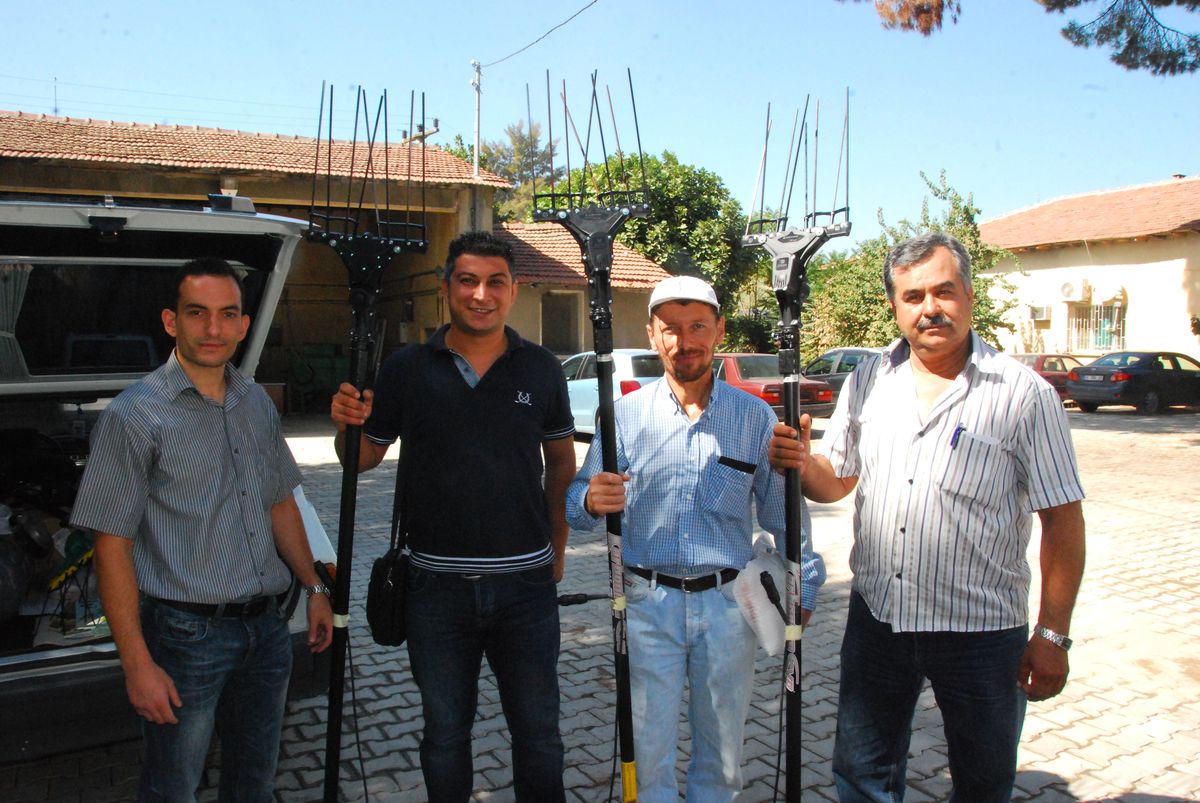 Desteği Alan Çiftçiler Zeytin Silkme Makinelerine Kavuştu
