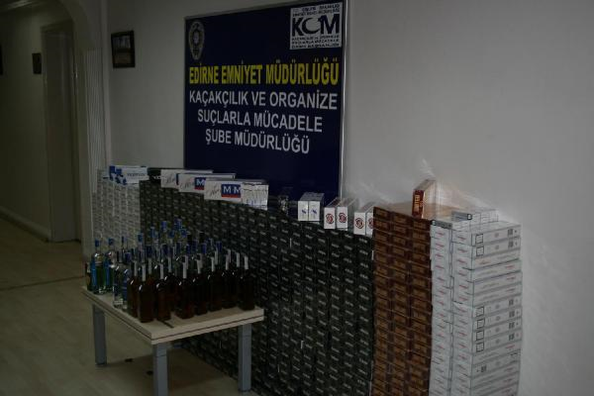 Edirne\'de Kaçak Sigara ve İçki Operasyonu