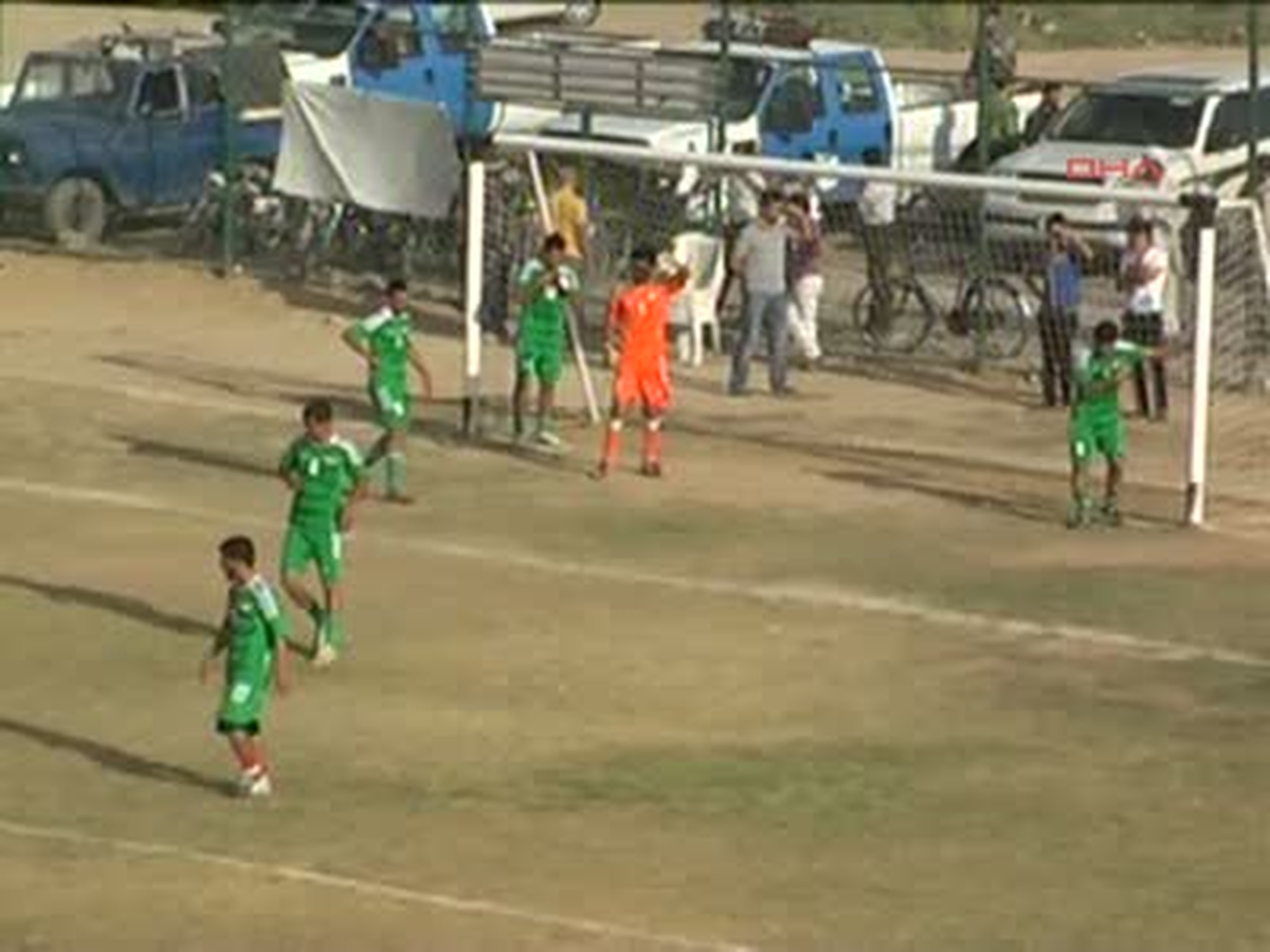 Futbol Maçında Patlama 1