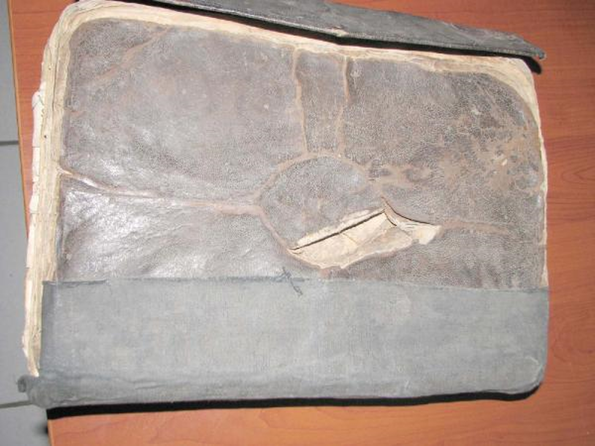 Gürün'de 145 Yıllık El Yazması Kitap Ele Geçirildi