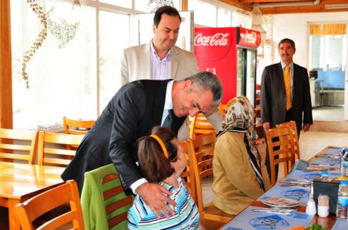 Huzurevi Sakinlerine Vefa Yemeği