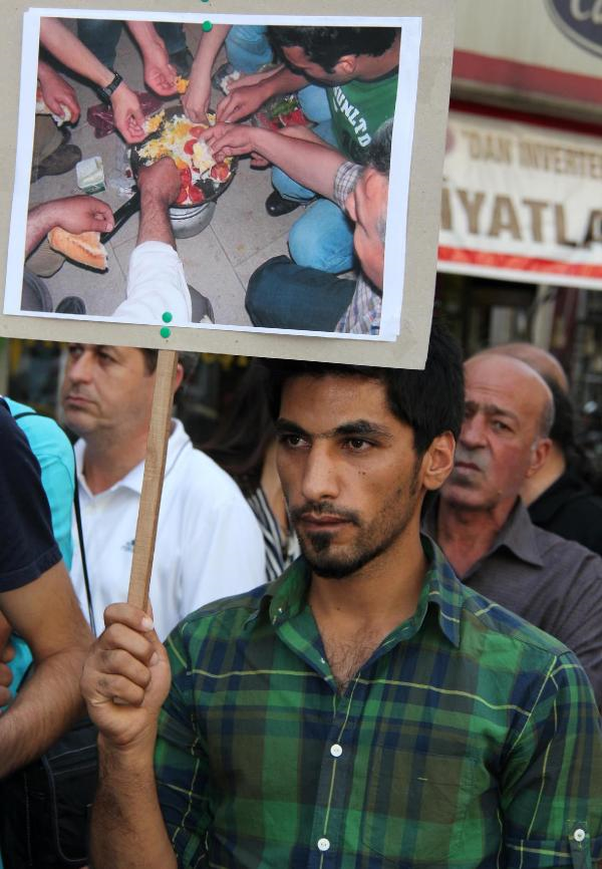 İkinci Öğretim Öğrencilerinden \'Harç\' Protestosu