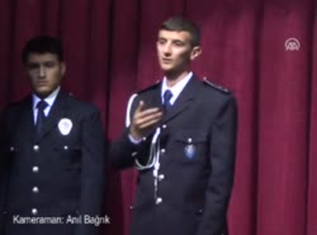 Polis İşaret Dili Öğreniyor