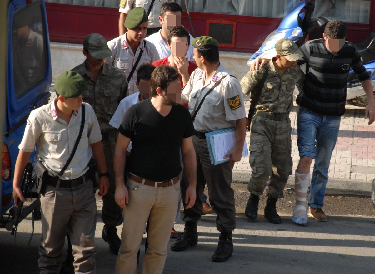Polisleri Darp Zanlıları Serbest