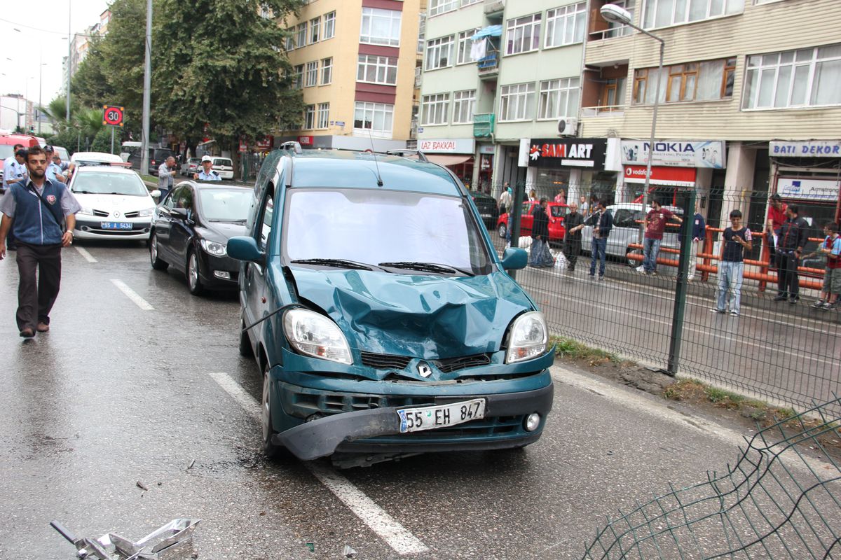 Samsun\'da Trafik Kazası: 6 Yaralı