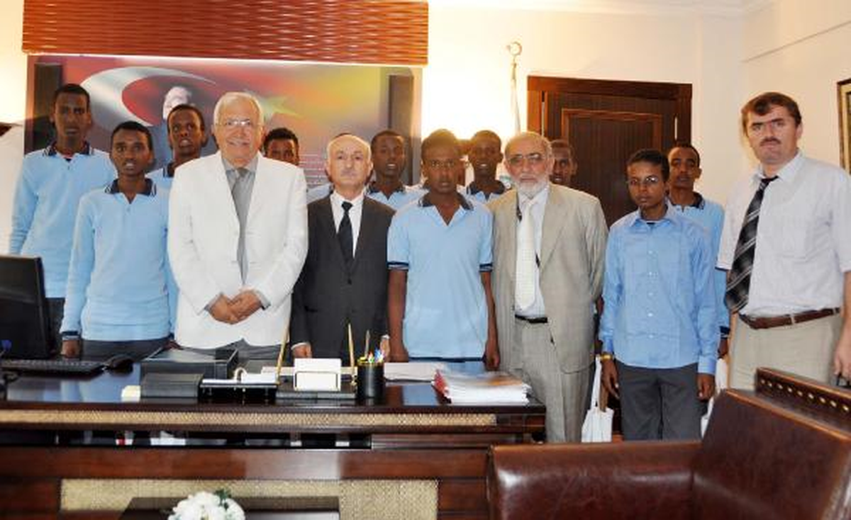 Somalili Öğrencilerden Belediye Başkanına Ziyaret