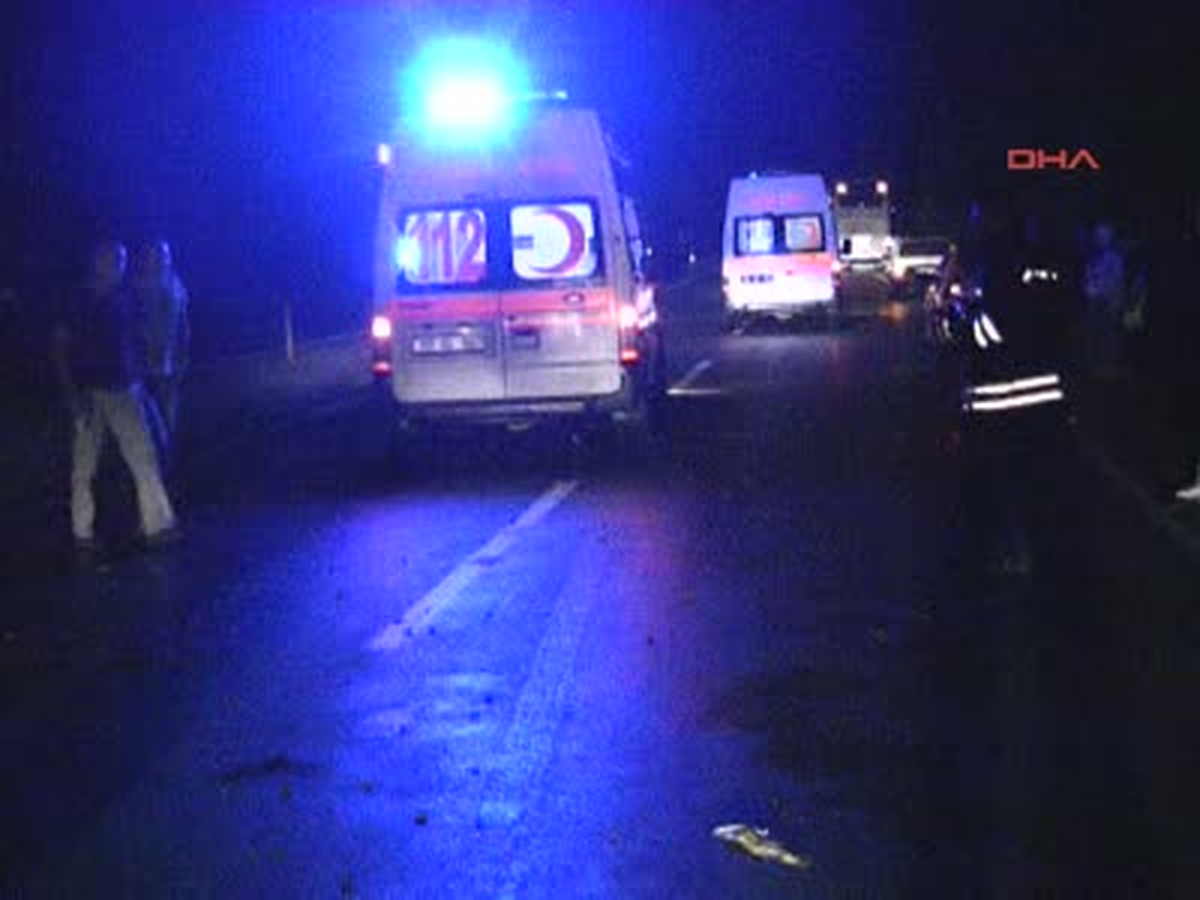 Yolcu Otobüsü Yoldan Çıktı: 9 Yaralı