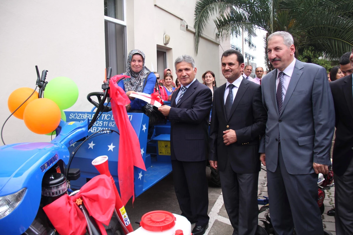 Trabzon\'da Makine Ekipman Dağıtım Töreni Düzenlendi