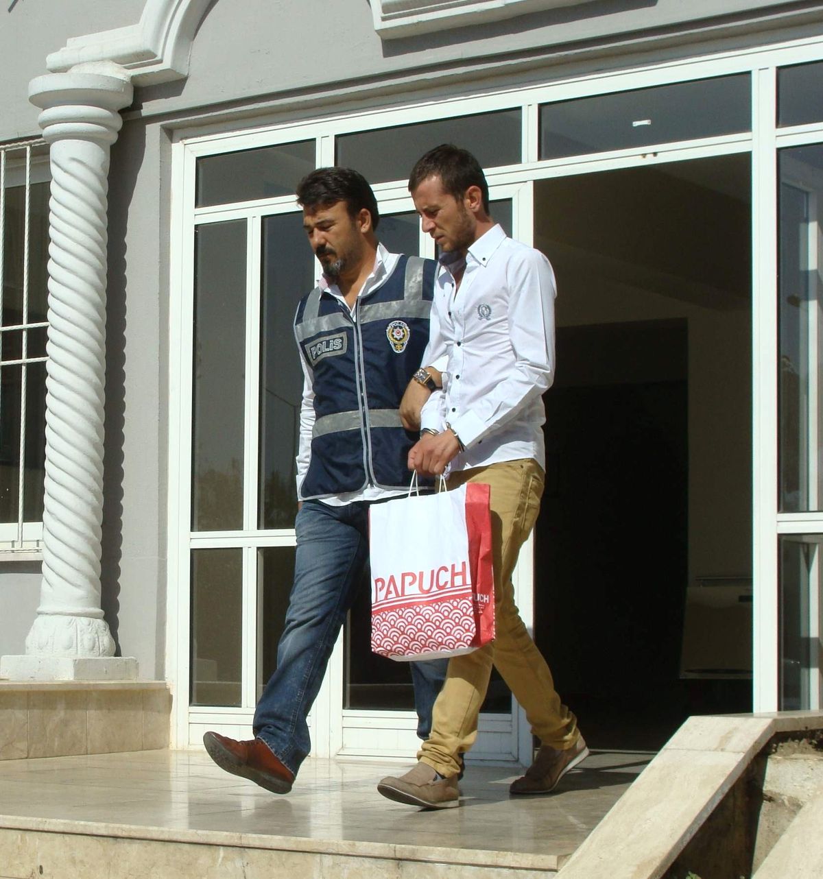 Uyuşturucu Satarken Yakalanan Sokak Satıcısı Tutuklandı