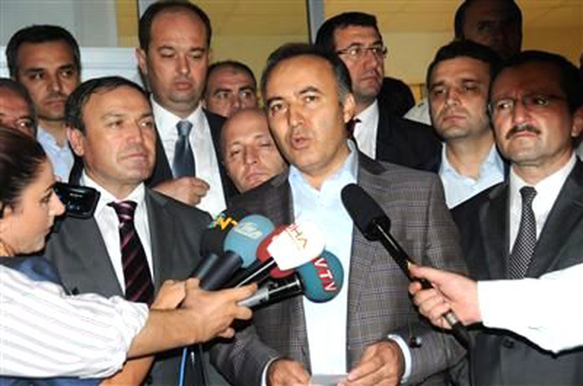 Vali Altıparmak: "Saldırgan Şizofreni Hastası"
