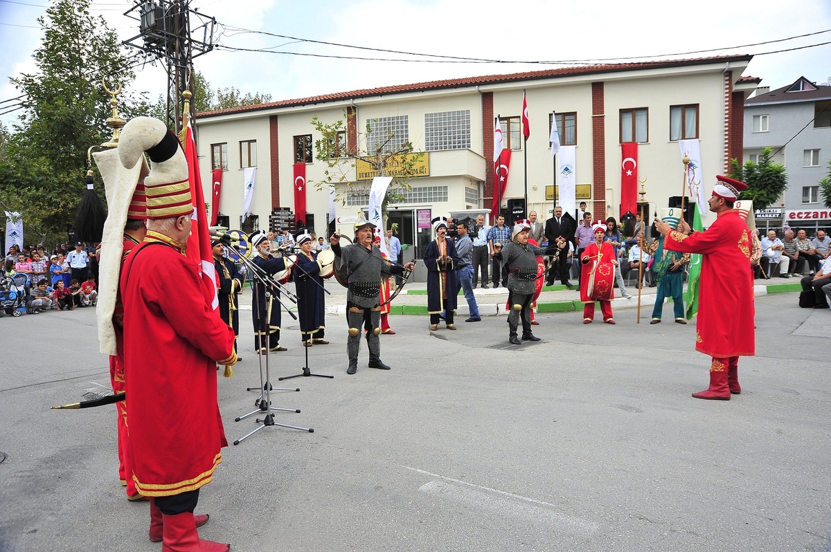 Yıldırım\'ın En Büyük Mahalle Konağı Demetevler\'de Hizmete Girdi