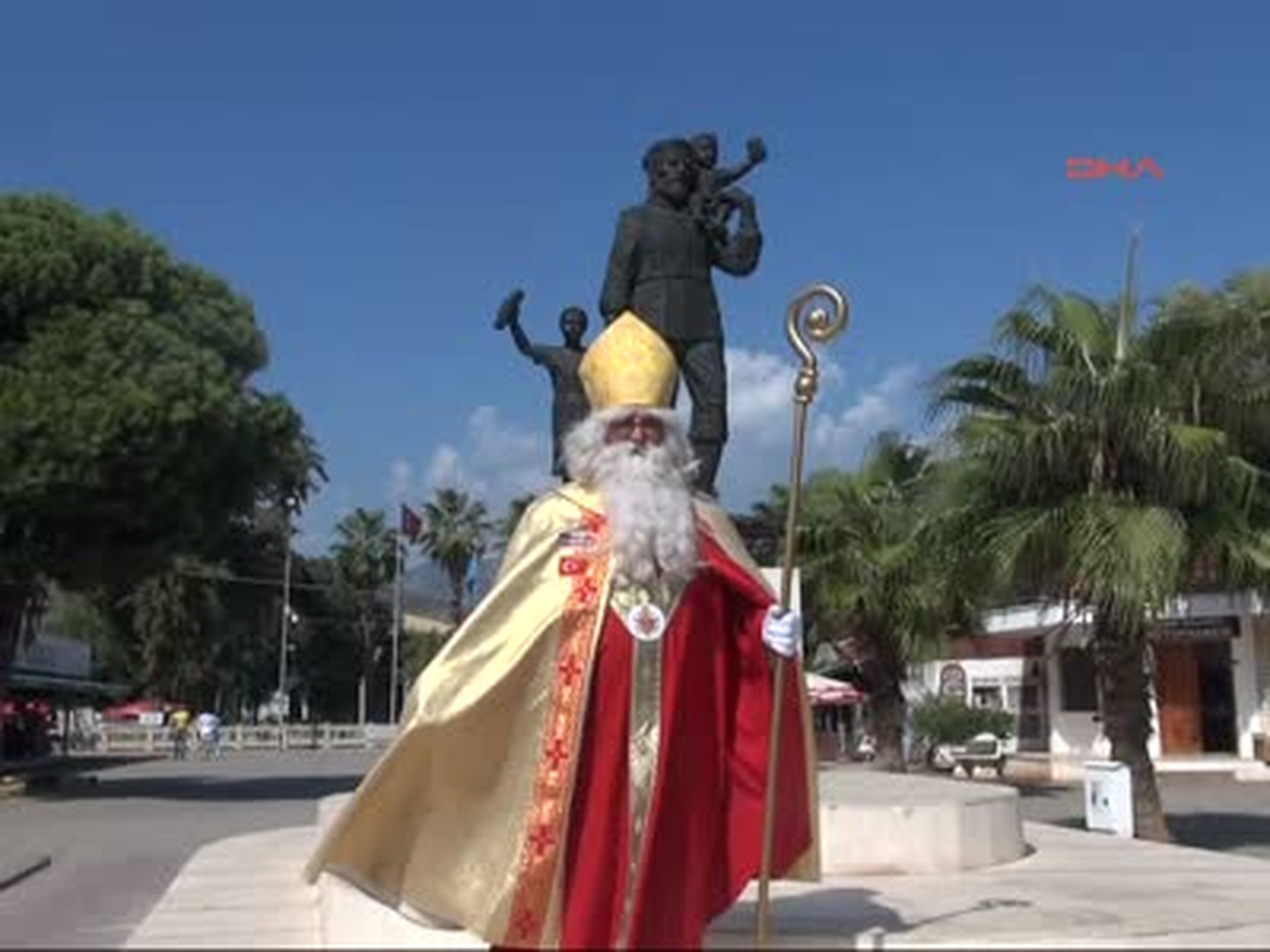 Noel Baba Müslümanlar\'dan Özür Diledi