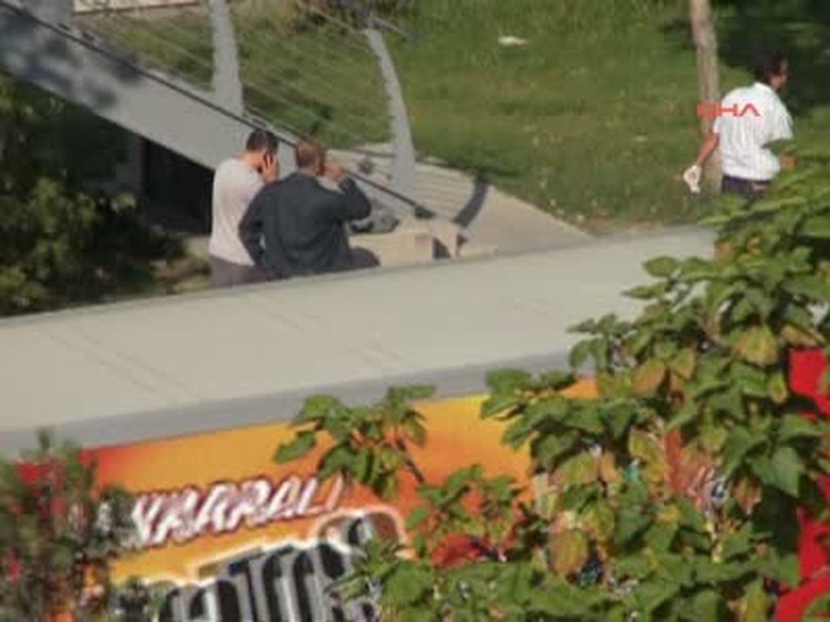Üst Geçitte El Bombası Şoku