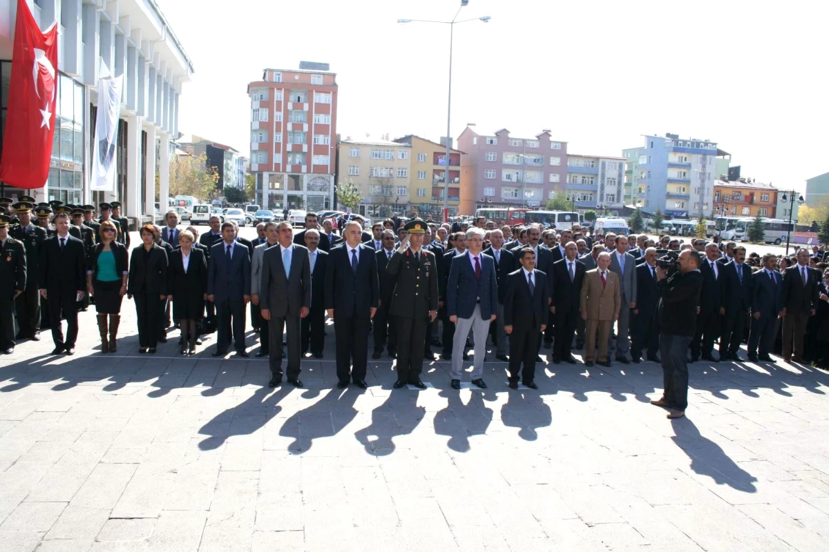 Atatürk\'ün Kars\'a Gelişinin 88. Yıldönünümü Törenle Kutlandı