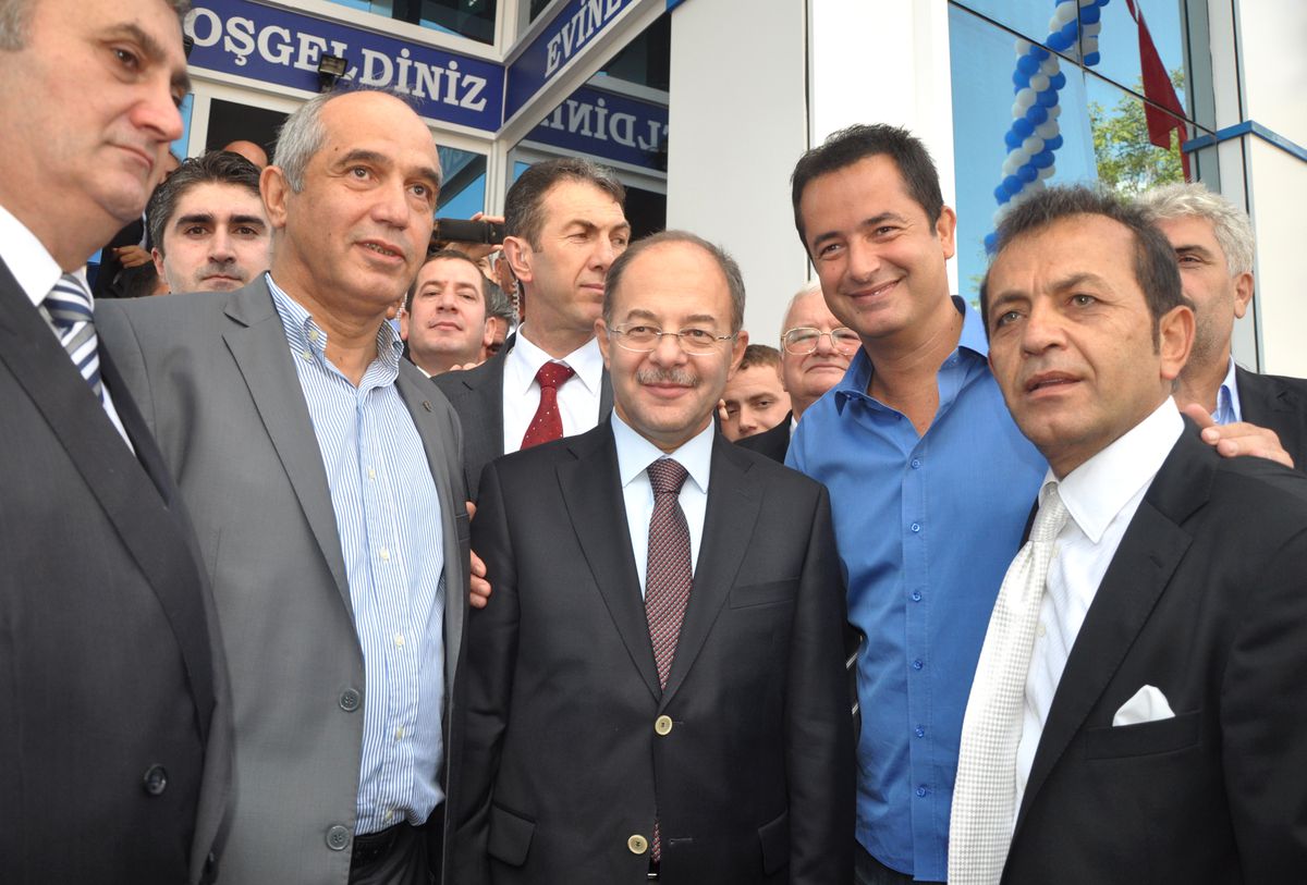 Bakan Akdağ ve Acun Ilıcalı Birlikte Açılış Yaptı