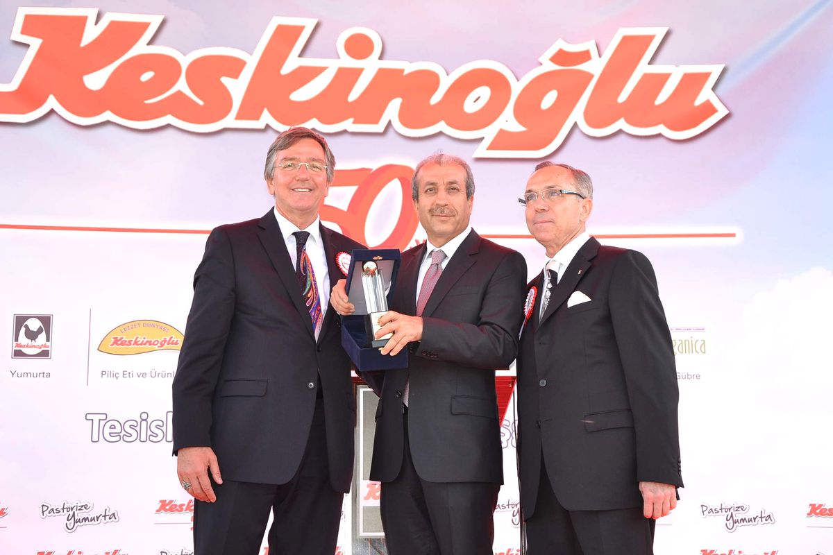 Bakan Eker, Akhisar\'da 30 Milyon TL\'lik İki Tesisin Açılışını Yaptı