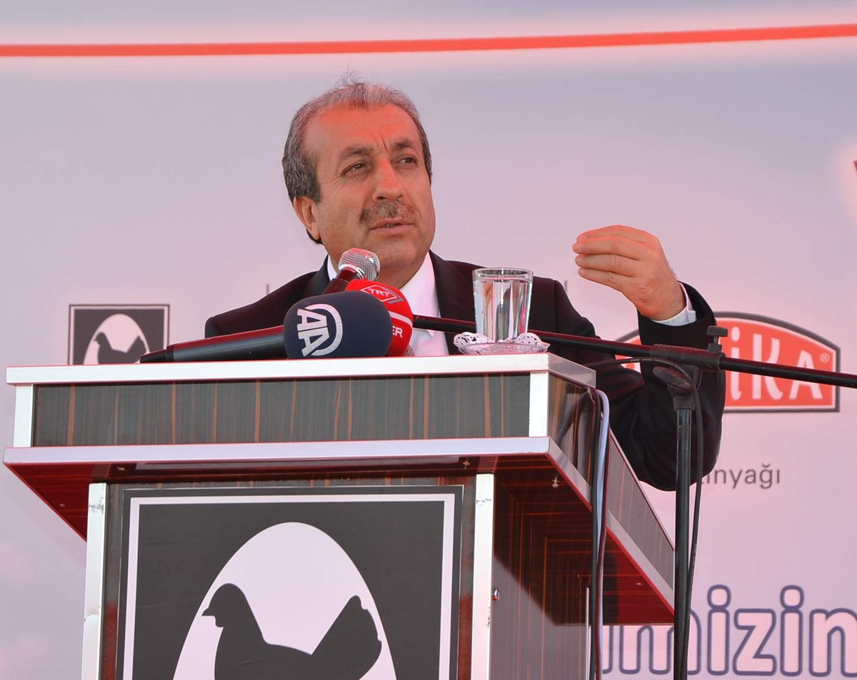 Bakan Eker, Ravika Köyünü Gezdi