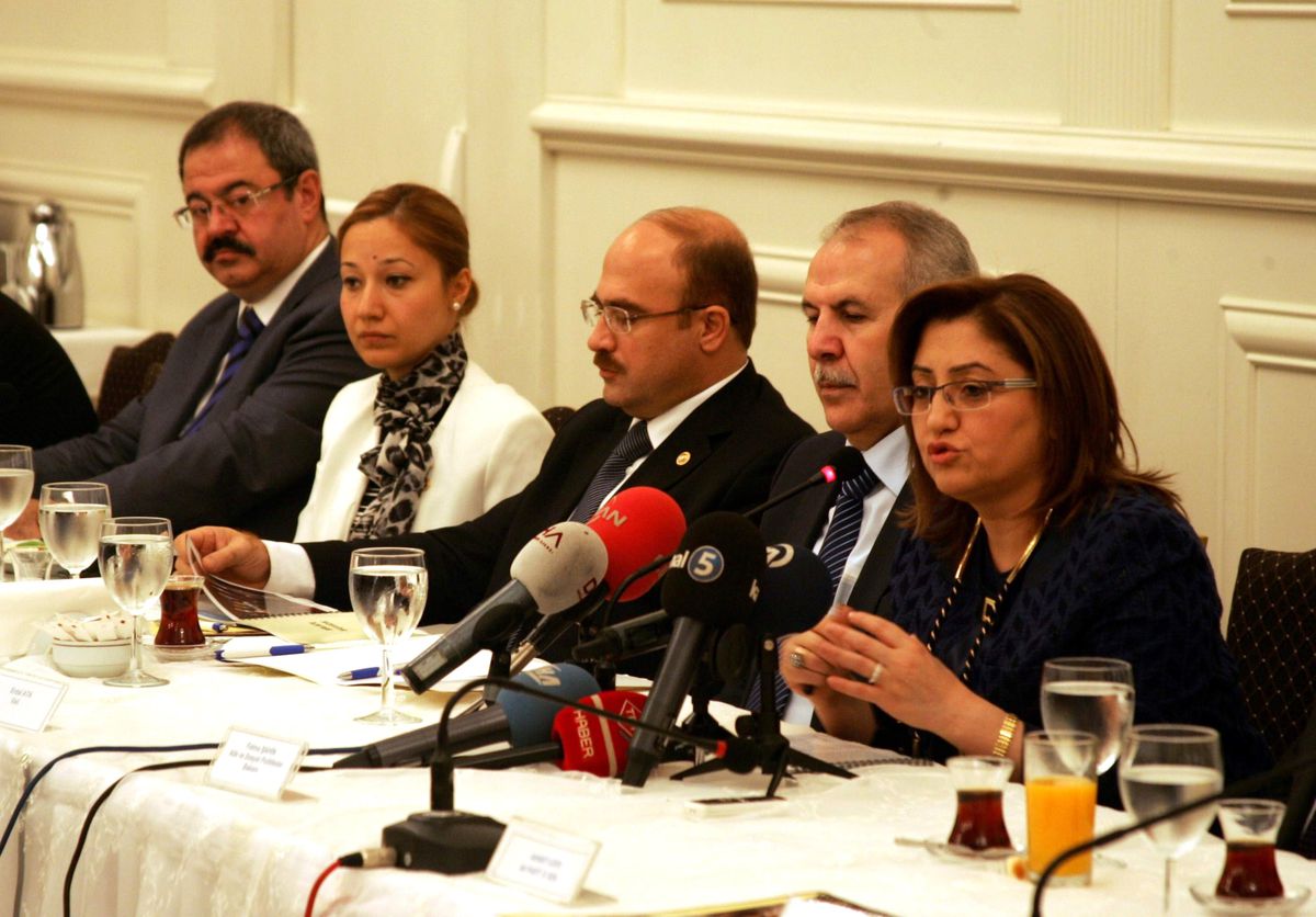 Bakan Fatma Şahin Sivil Toplum Örgütleriyle Bir Araya Geldi
