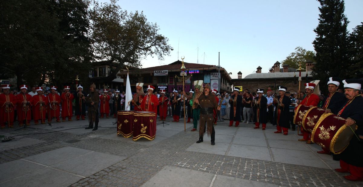 Bursa Mehter Takımı Gönülleri Fethetti