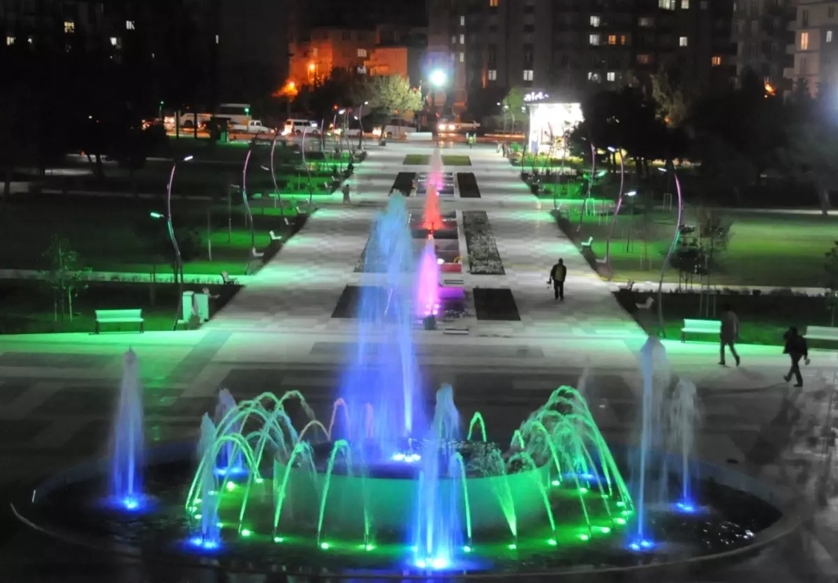 Cumhuriyet Parkı, Cumhuriyet Yürüyüşü ve Mfö Konseri ile Açılacak