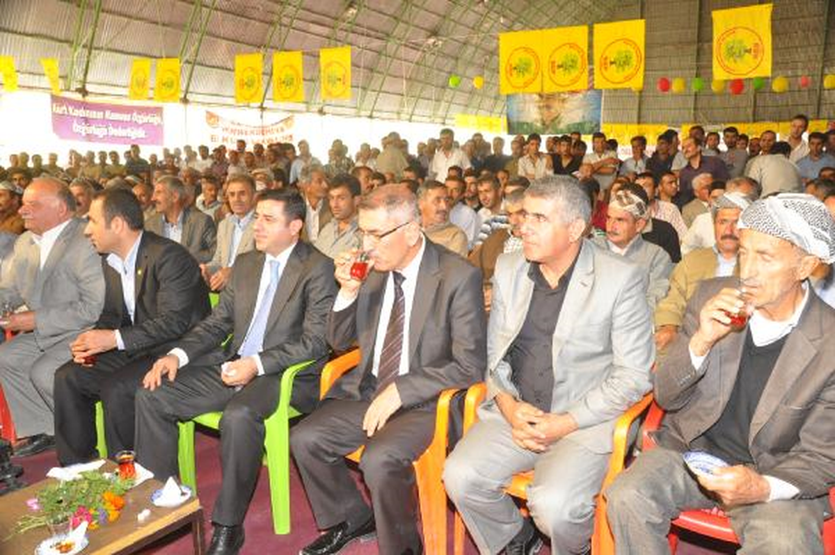 Demirtaş: Gelin, Barışı Beraber Getirelim