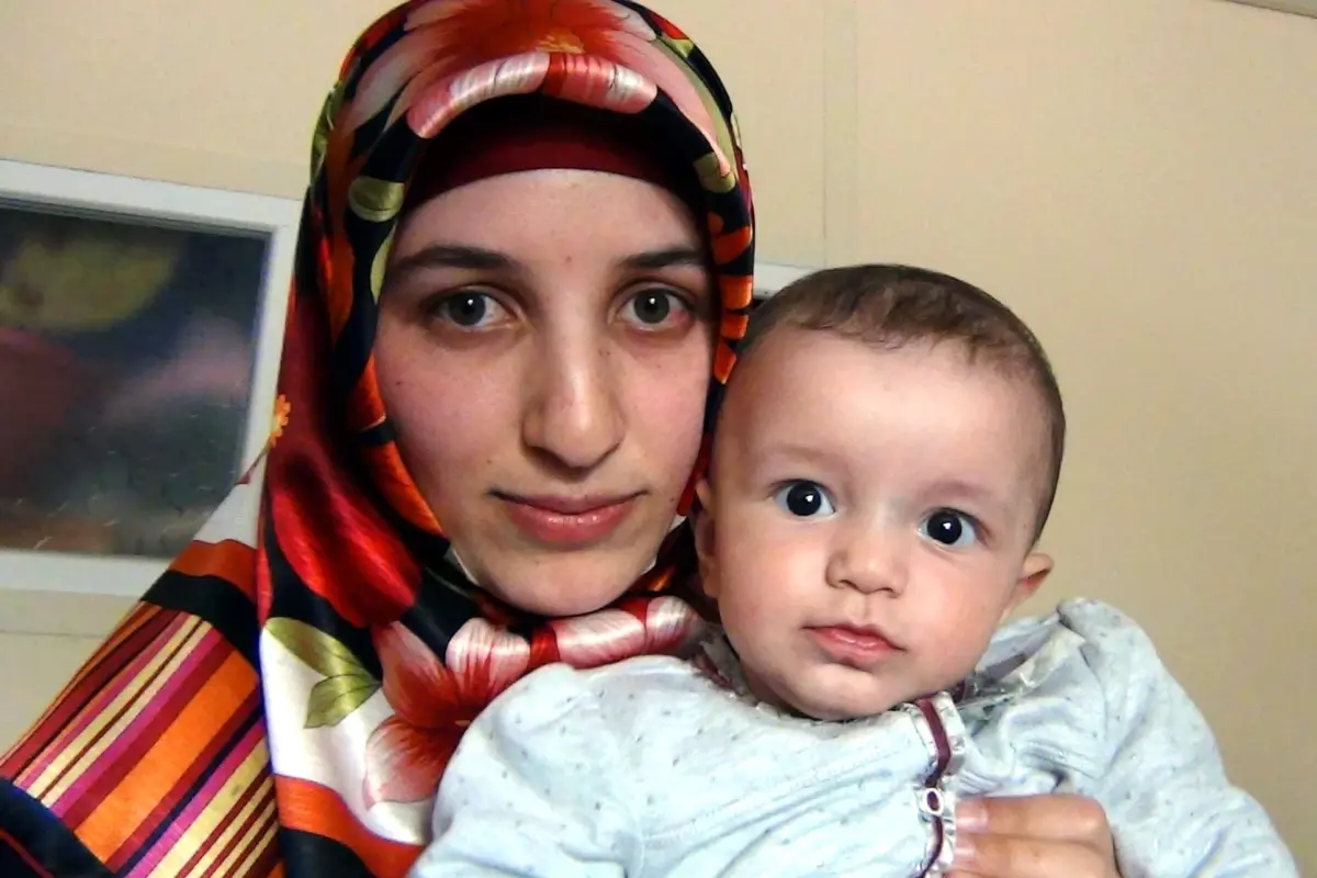 Depremin Simgesi 'Azra Bebek' Bir Yaşında