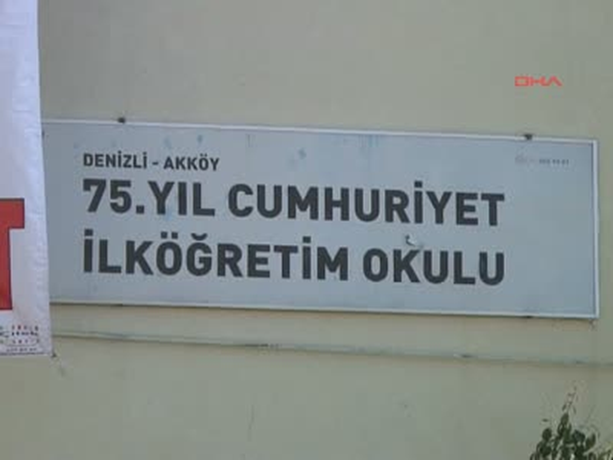 Yıkımı Ağlayarak İzledi