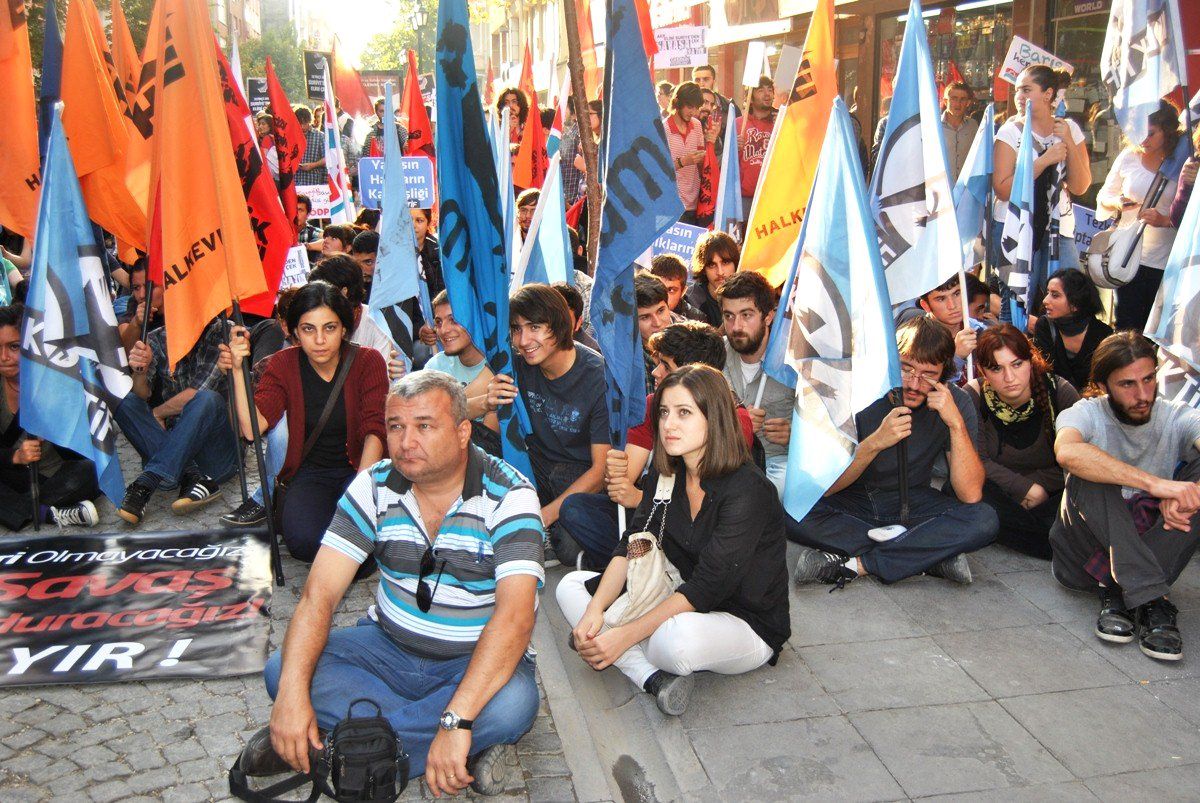 Eskişehir\'de "Savaşa Hayır" Yürüyüşü