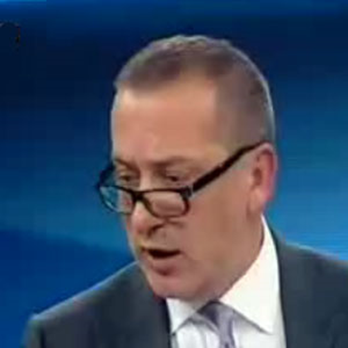 Altaylı'dan Seyirciye: Avanak! Dangalak!