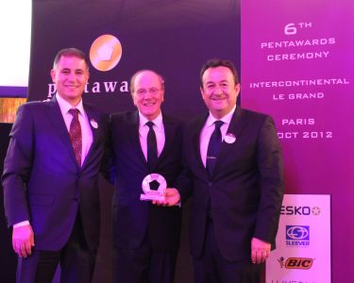Gümüş "Pentawards" Ödülü\'nü Kazandı