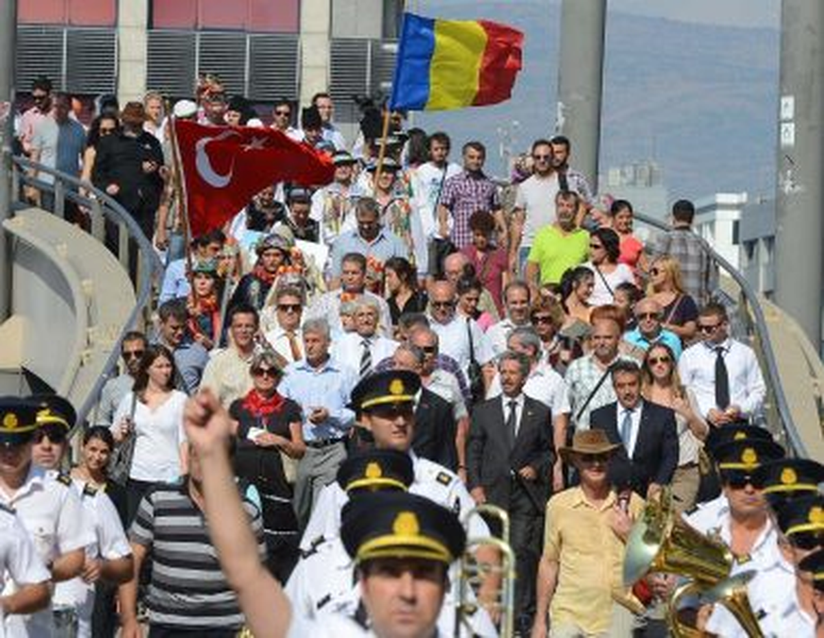 İzmir\'de Balkan Rüzgarı Esiyor