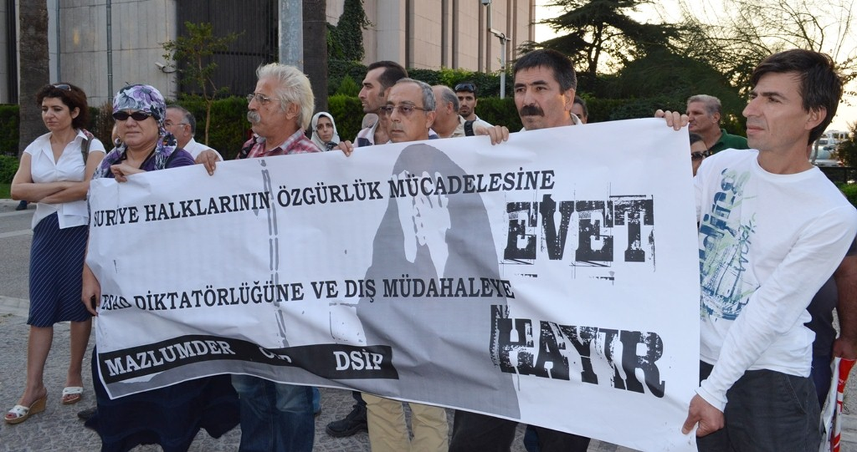 İzmir\'de Tezkere Protestosu