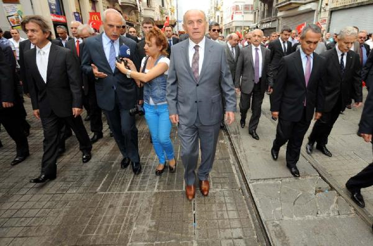 Kadır Topbaş: İstiklal Caddesi Artık Yılda 40 Defa Kazılmayacak