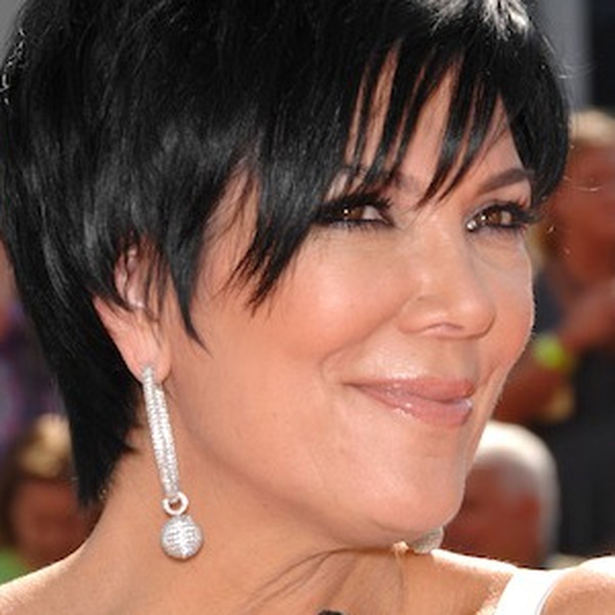 Anne Kardashian, Kızlarını Taklit Ediyor