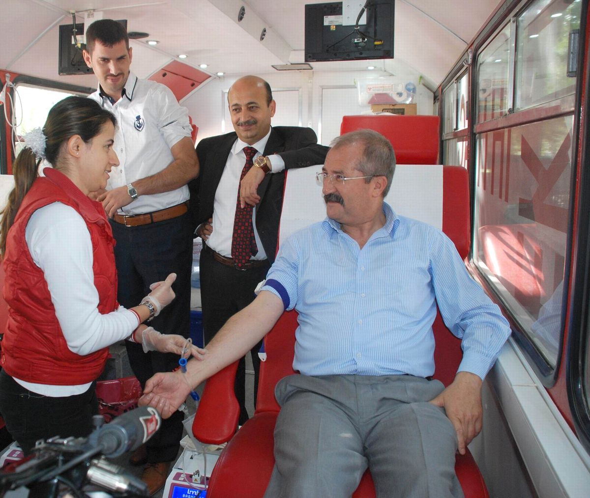 MHP\'den Kan Bağışı Kampanyası