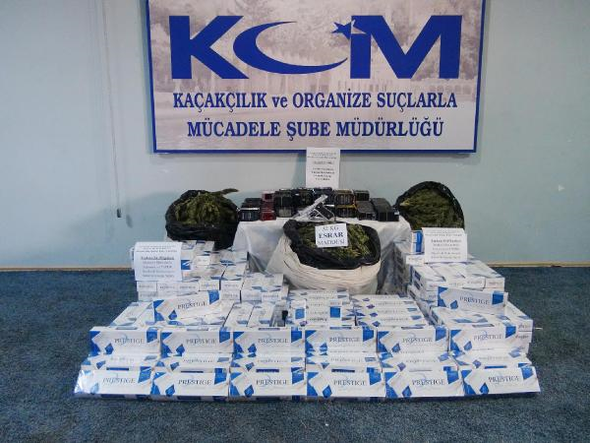 Şanlıurfa\'da Kaçak Sigara ve Uyuşturucu Operasyonu
