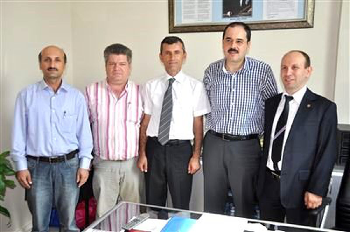 Sendikacılardan Başkan Ayaz\'a Teşekkür Plaketi