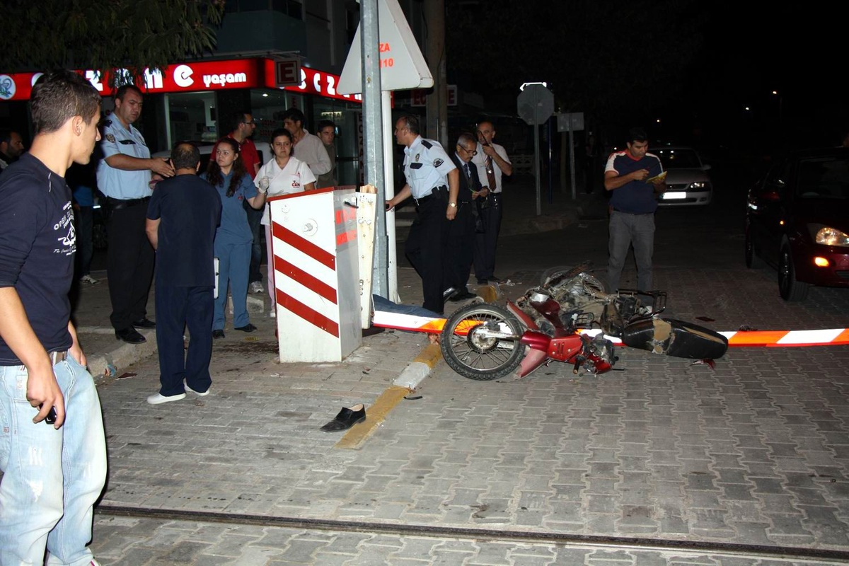 Tren Motosiklete Çarptı: 1 Ölü