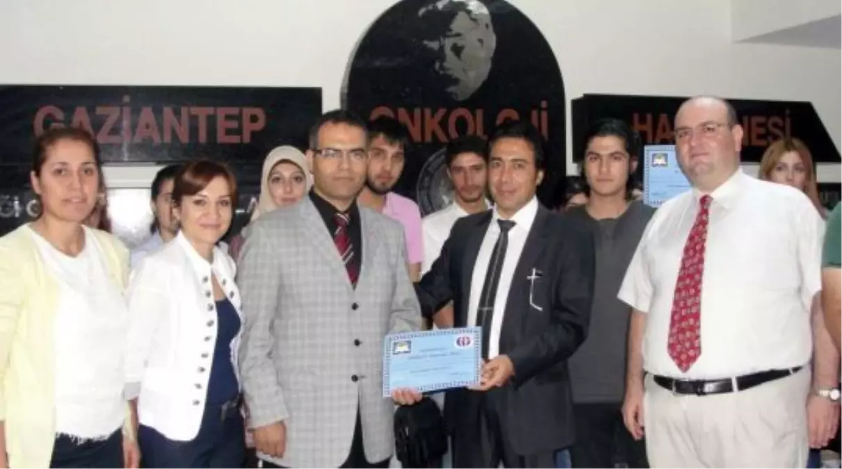 Üniversitemiz Onkoloji Hastanesine Kitap Bağışı Yapıldı