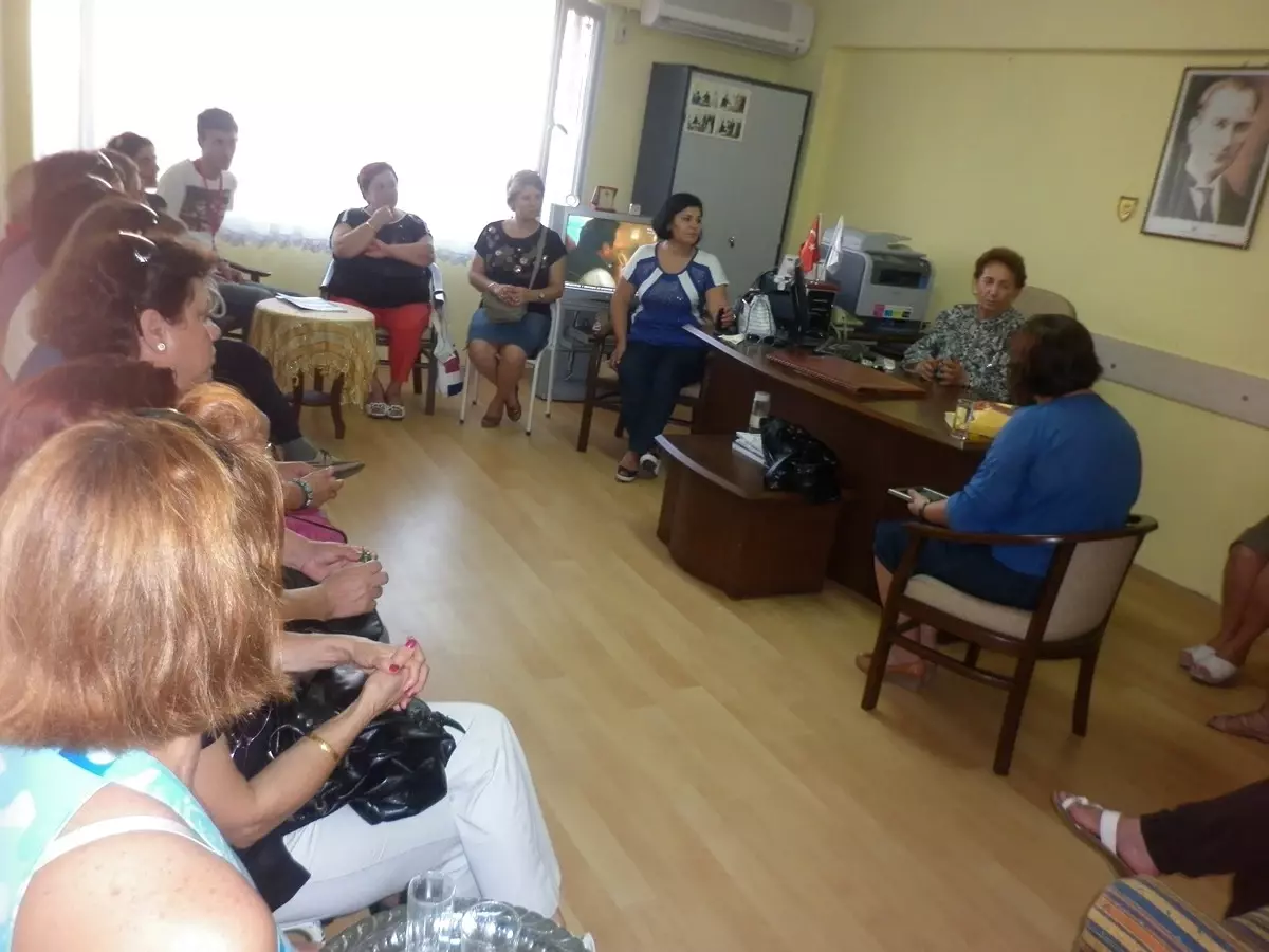Urla Kızılay Şubesinden 'Gönüllü Gezginler Projesi'