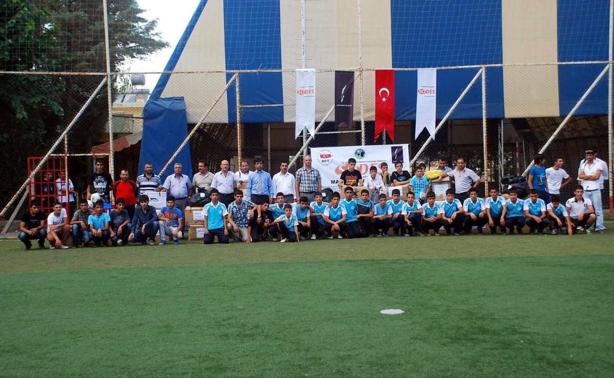 10 Amatör Kulübe Malzeme Dağıtımı Yapıldı