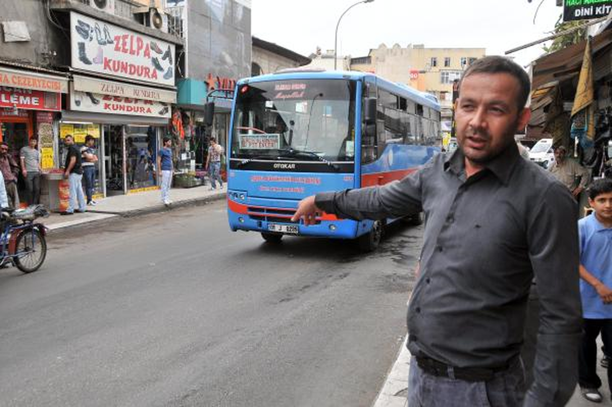 Adana\'da Zabıtaların Biber Gazı, Yolcuları Perişan Etti
