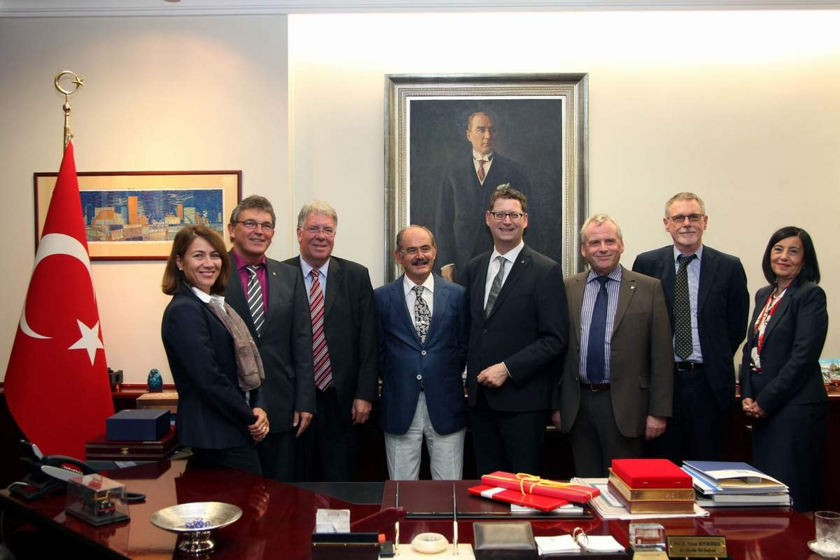 Alman Sosyal Demokratlardan Büyükerşen\'e Ziyaret