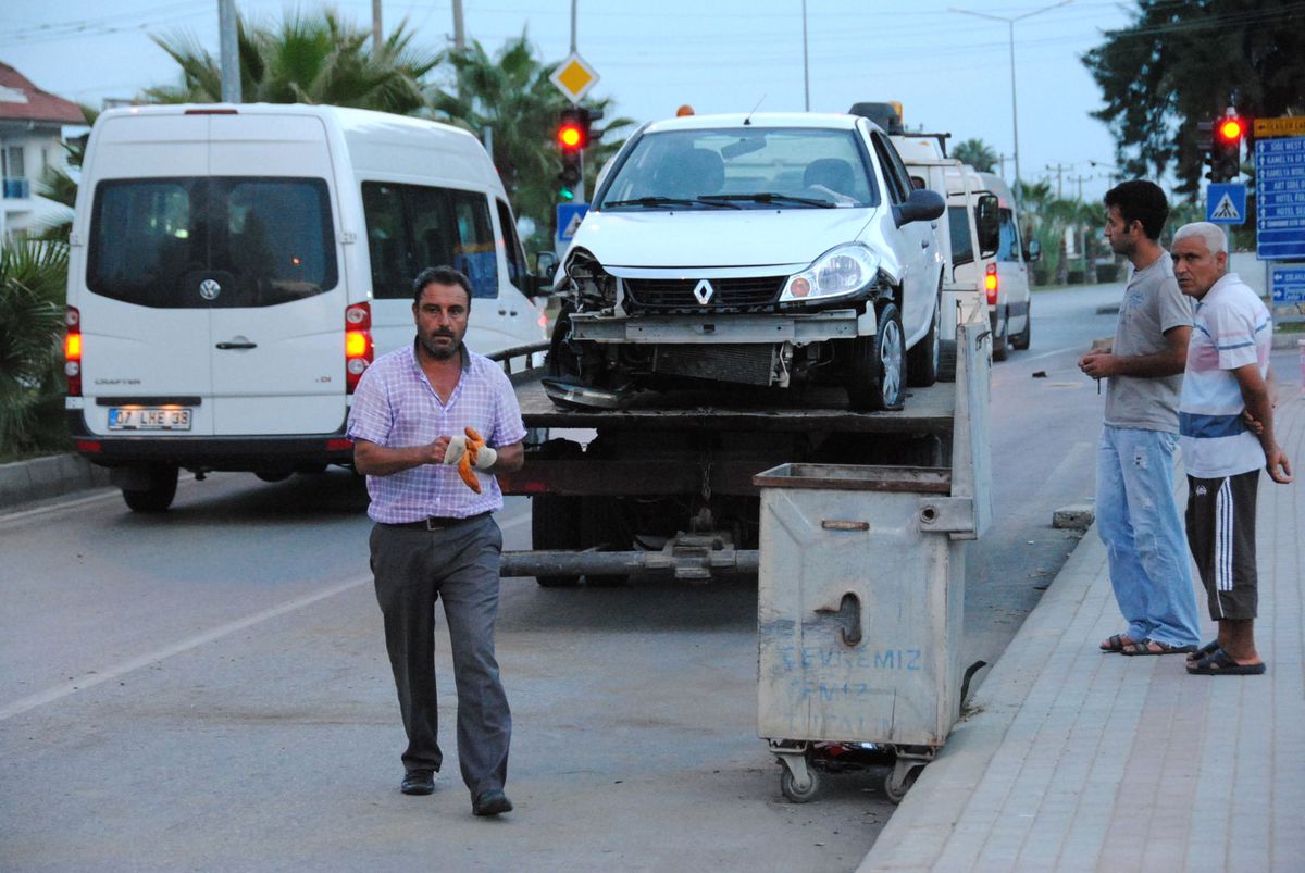 Antalya\'da Trafik Kazası: 1 Ölü